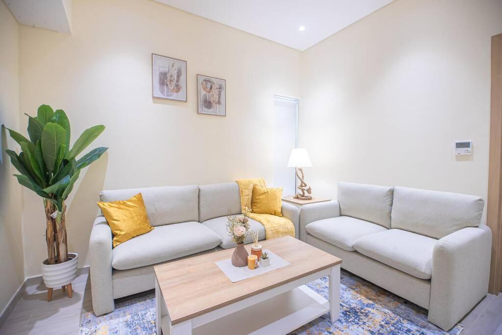 Luxury 3 Bdr Villa By The Sea 54 Fujairah Bagian luar foto