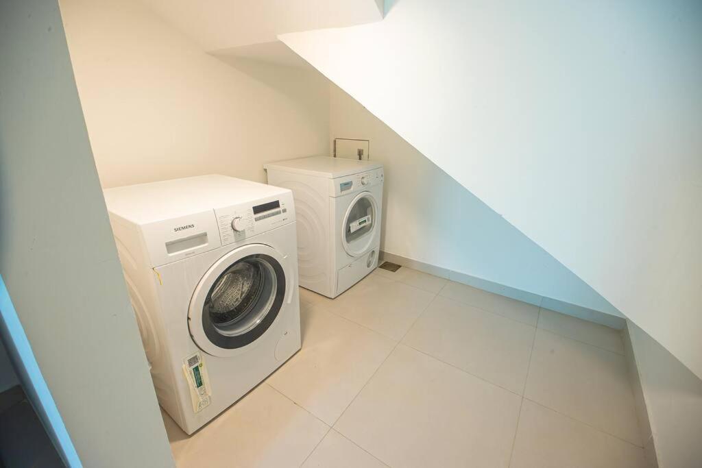 Luxury 3 Bdr Villa By The Sea 54 Fujairah Bagian luar foto