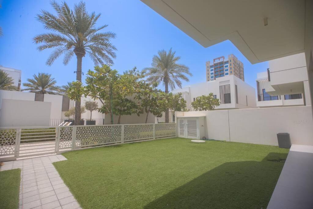 Luxury 3 Bdr Villa By The Sea 54 Fujairah Bagian luar foto